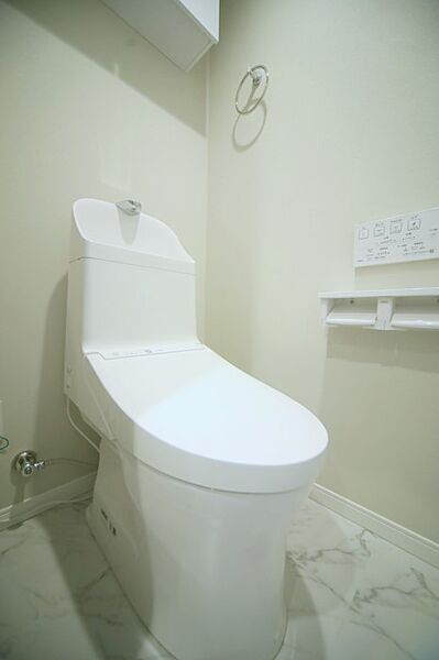 手洗い付き！　温水洗浄機能付きのトイレで、いつも快適に♪