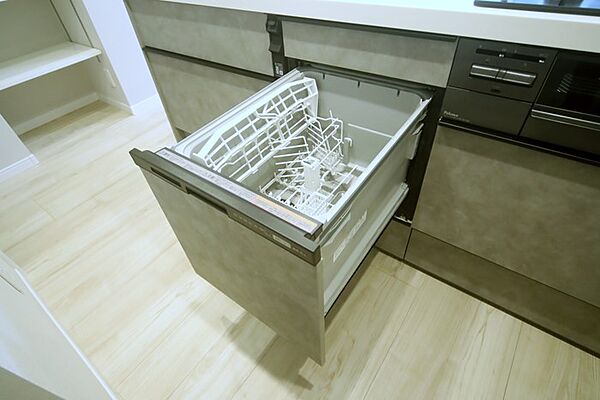 食器洗い乾燥機付きで、洗い物の時間をご家族のお時間に。