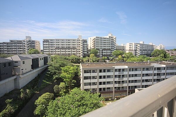 9階部分の南向きで、陽当り良好となっております♪