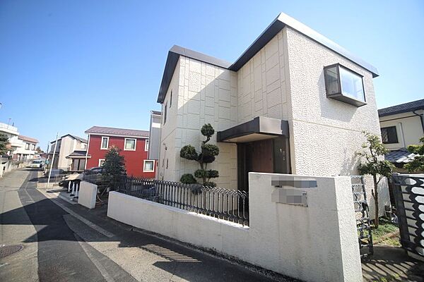 周辺は交通量が少ない、閑静な住環境となっております♪