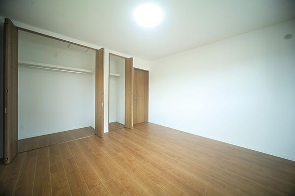 洋室約8帖は、お子様部屋にいかがでしょうか♪