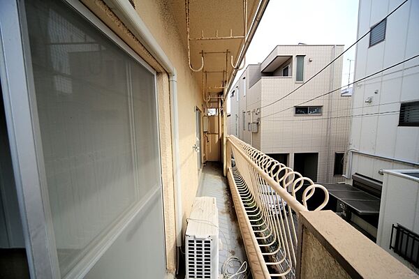 お洗濯物が良く乾きそうな、南向きのワイドバルコニーです♪