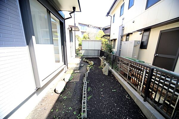 お庭がございますので、ガーデニング等いかがでしょうか♪