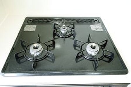 三ツ口コンロの、システムキッチンです。