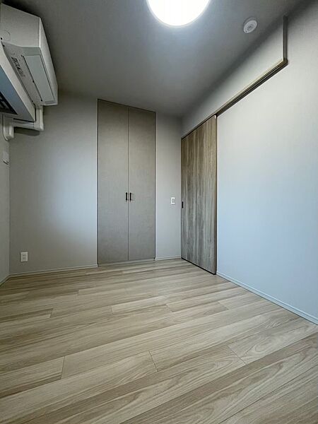 洋室約5帖です！　全居室フローリングとなっております♪