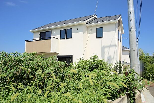 周辺は第1種低層住居専用地域で、閑静な住環境となっております♪