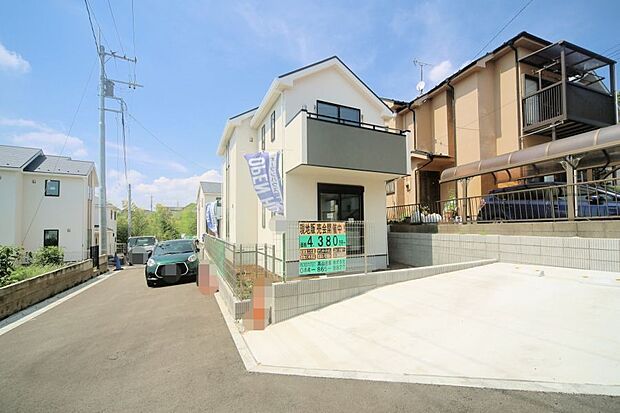 周辺は第1種低層住居専用地域で、閑静な住環境となっております♪