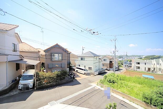 バルコニーからの眺望です! 陽当り良好となっております♪
