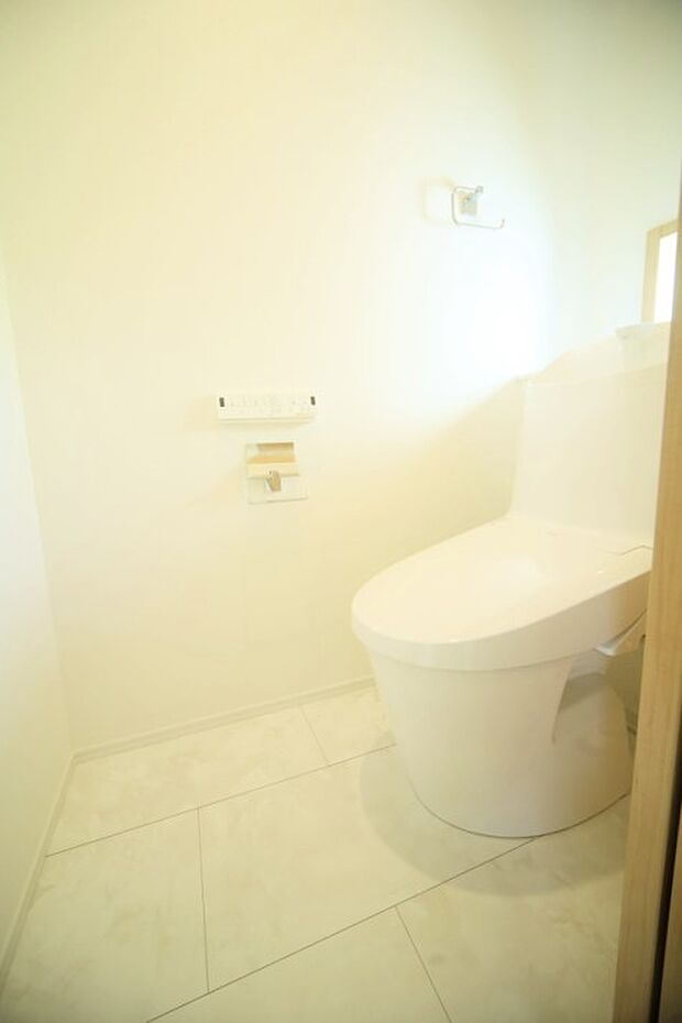 温水洗浄機能付きのトイレで、いつも快適に♪