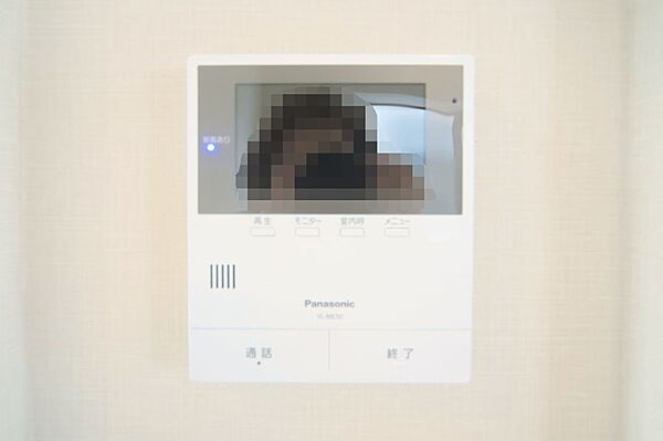 来訪者の確認ができる、モニターホンです。