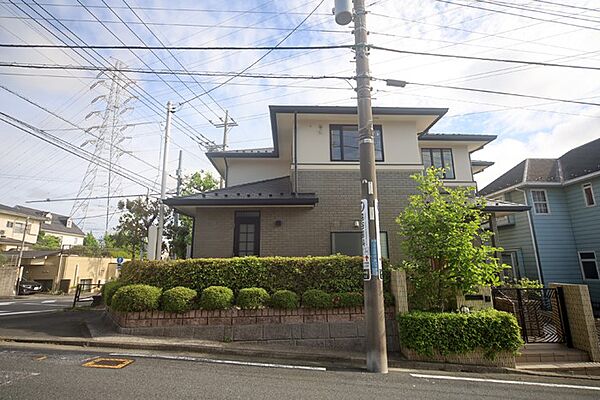 小田急小田原線「新百合ヶ丘」駅へ、徒歩19分でアクセス可能です♪
