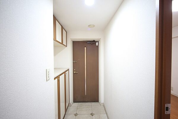玄関を拡大表示