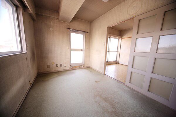こちらの洋室は、お子様部屋にいかがでしょうか♪
