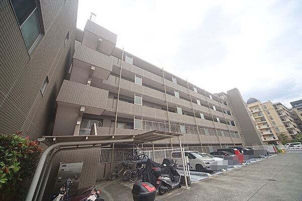 2004年2月築です！　新耐震基準のマンションとなっております♪