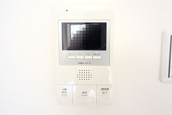 来訪者の確認ができる、モニターホンです。