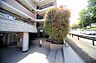 その他：マンションの敷地内には、植栽が施されております♪
