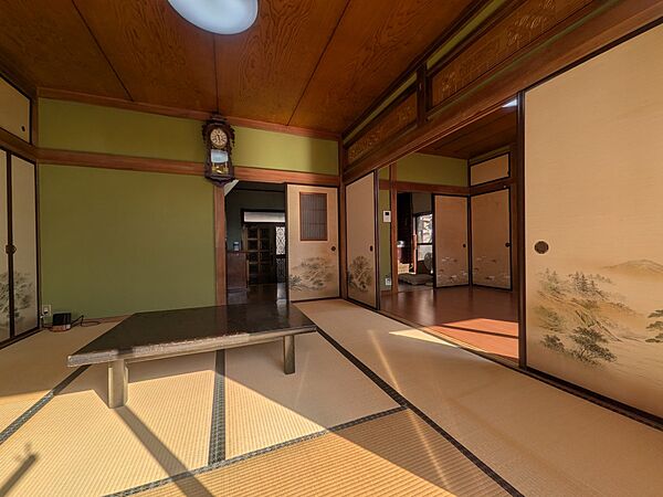 1階の和室8帖を、主寝室にいかがでしょうか♪
