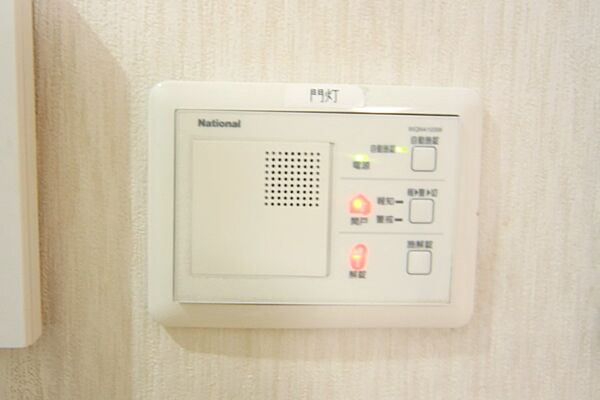 お部屋にいながら、玄関ドアの開け閉めができます。