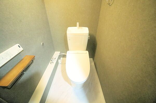 温水洗浄機能付きトイレで、いつも快適にお使いいただけます♪