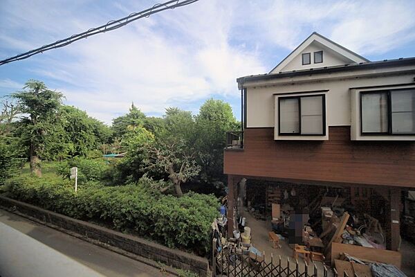 2階部分の南向きで、陽当り良好となっております♪