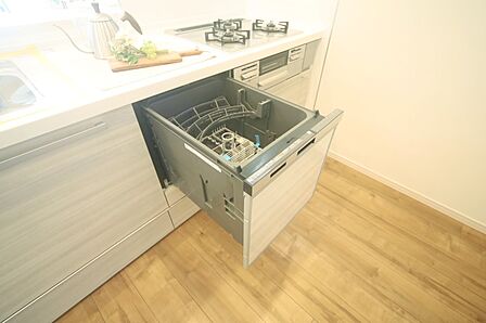 食器洗い乾燥機付きで、洗い物の時間をご家族のお時間に。