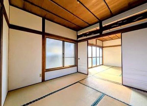 ダイニングキッチン横の和室6帖と4．5帖は、続き間で広々お使いいただけます♪