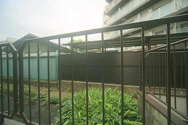 1階部分の南向きで、陽当り良好となっております♪