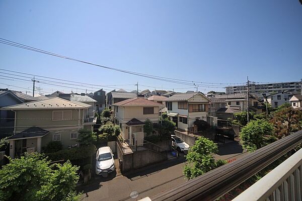 3階部分の南向きで、陽当り良好となっております♪