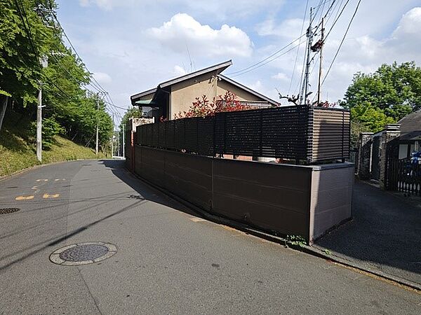 周辺は第1種低層住居専用地域で、閑静な住環境です♪