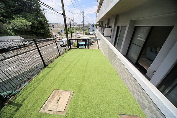 1階部分なので、広々とした専用庭がございます♪