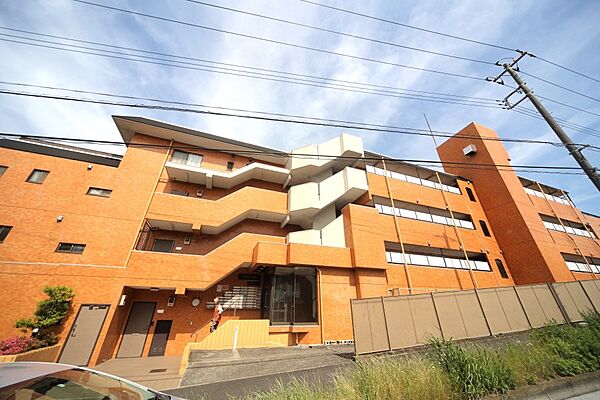 鉄筋コンクリート造6階建て！　エレベータがございます♪