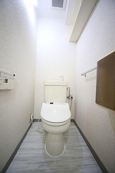 温水洗浄機能付きトイレで、いつも快適にお使いいただけます♪