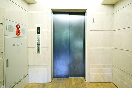 エレベータがございますので、お部屋への移動が安心ですね。