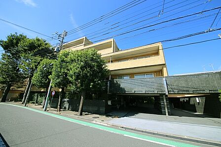 マンション周辺は、お買い物便利な住環境となっております♪