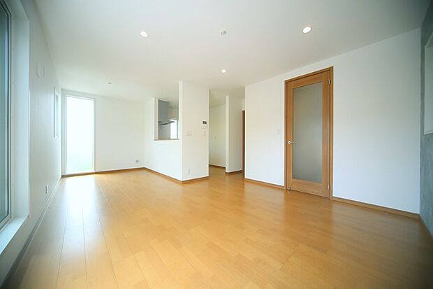 ぽかぽか。床暖房の有るリビングで、ご家族団欒を♪
