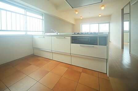 カウンターキッチンで、お料理しながら会話が楽しめます♪