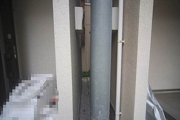 玄関横には、ちょっとしたスペースがございます♪