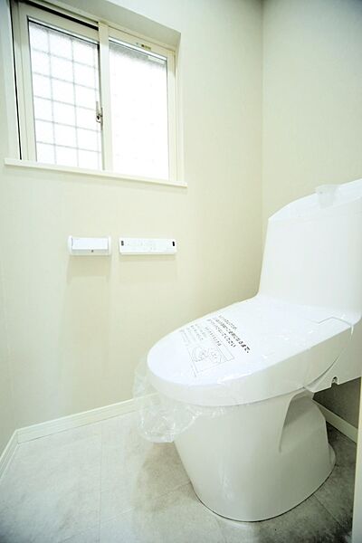 温水洗浄機能付きのトイレで、いつも快適に♪