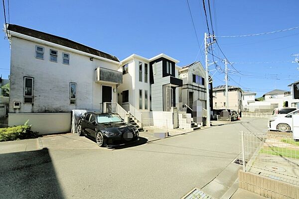 交通量が少ない、北東4．5Ｍ道路に面す整形地です！