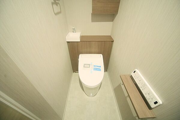 手洗い付き！　温水洗浄機能付きのトイレで、いつも快適に♪