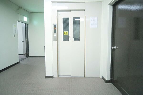 エレベータがございますので、お部屋への移動が安心ですね。