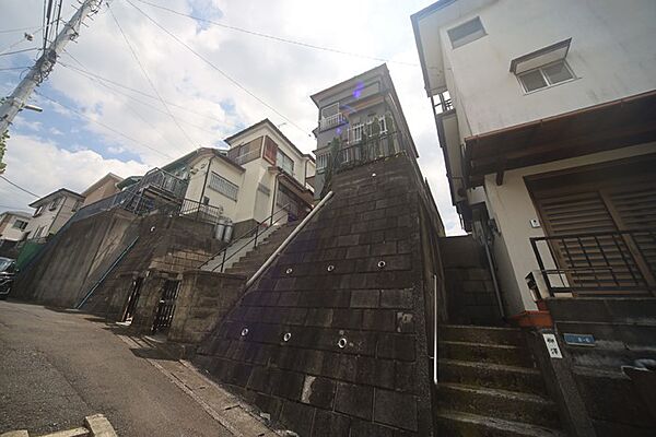 周辺は交通量が少ない、閑静な住環境となっております♪