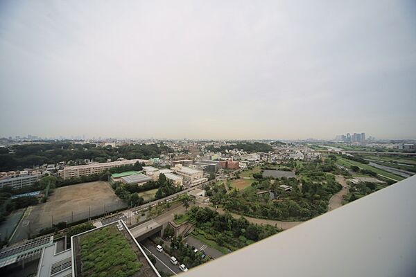 17階部分の眺望です！　陽当り眺望良好となっております♪