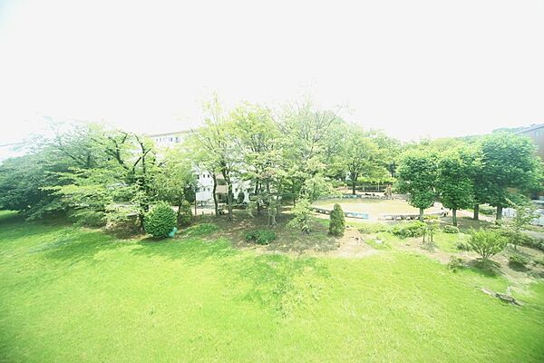 3階部分の南向きで、陽当り眺望良好となっております♪