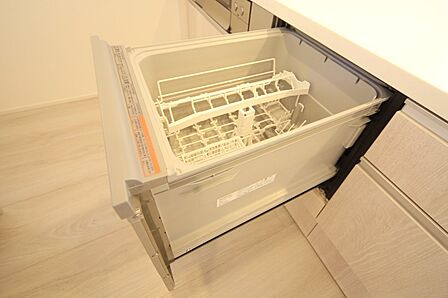 食器洗い乾燥機付きで、洗い物の時間をご家族のお時間に。