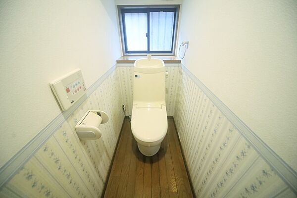 温水洗浄機能付きのトイレで、いつも快適に♪