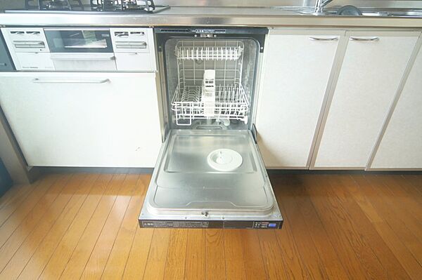 食器洗い乾燥機付きで、洗い物の時間をご家族のお時間に。