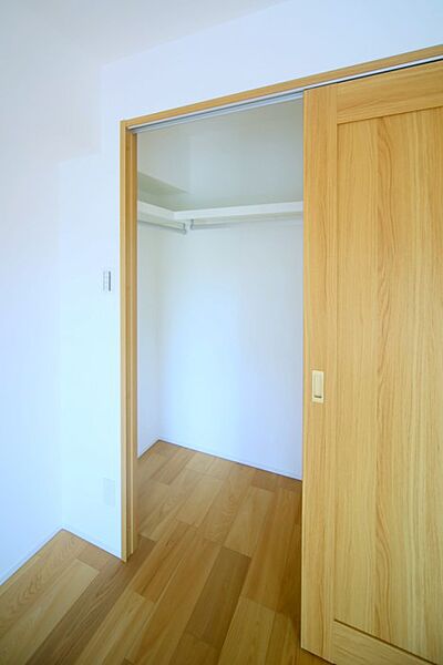 ウォークインクローゼットが、設置されております♪