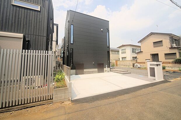 周辺は交通量が少ない、閑静な住環境となっております♪