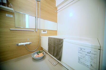 追い焚き機能の有るオートバスで、寛ぎの時間をお過ごしください♪